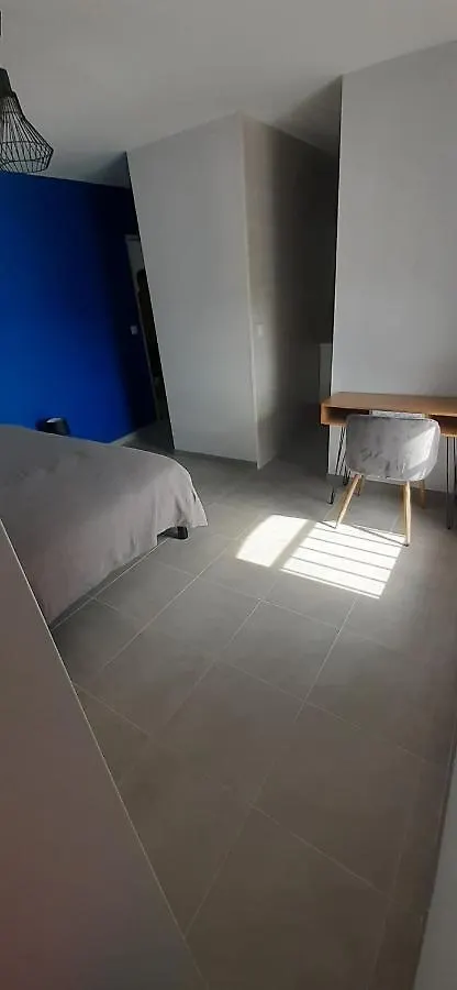 La Maison De Leobin Veranne 0*,